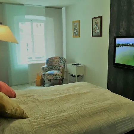 New Flat In Old Town+garage Apartman *
